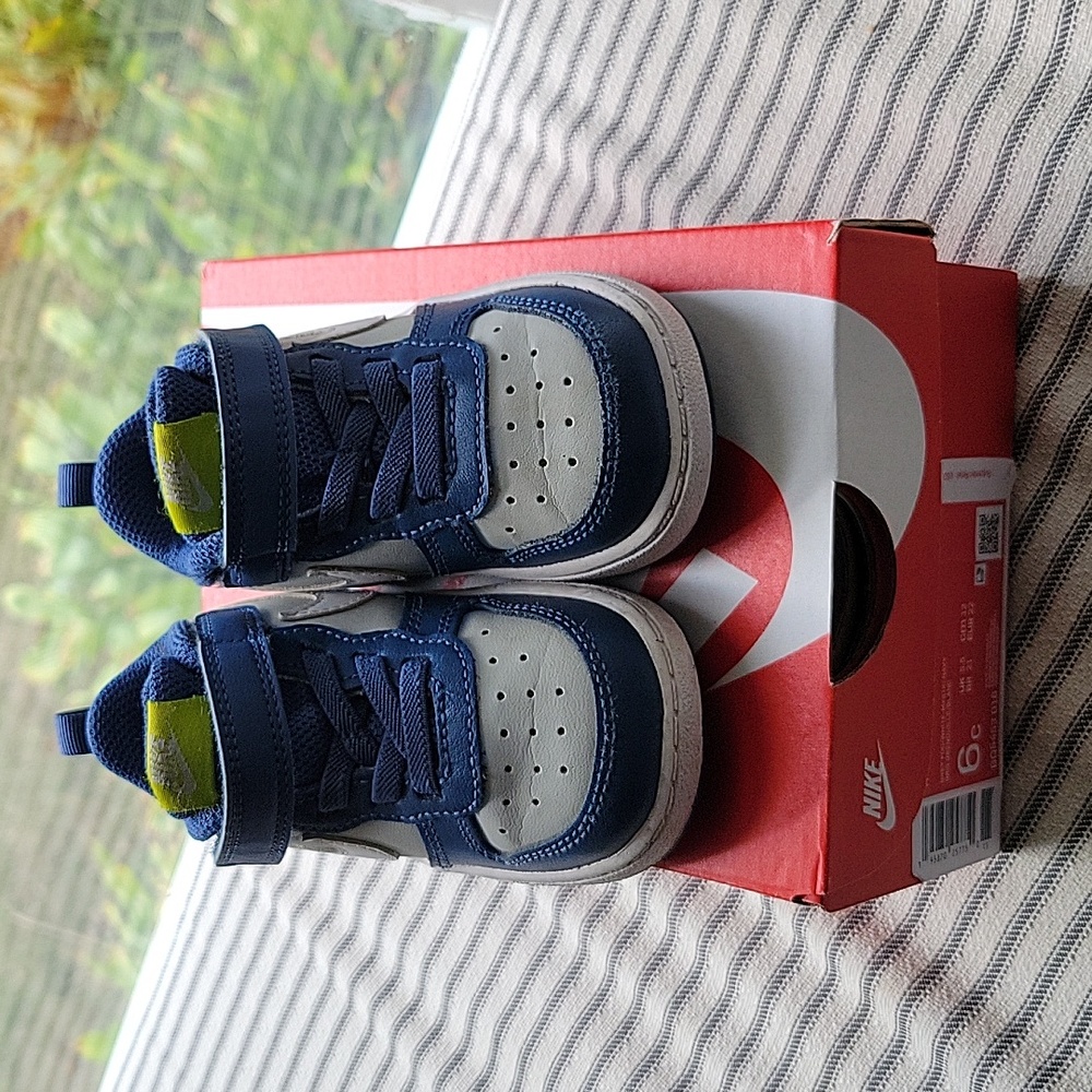 Toddler Nike Court Borough Low 2 size 6c